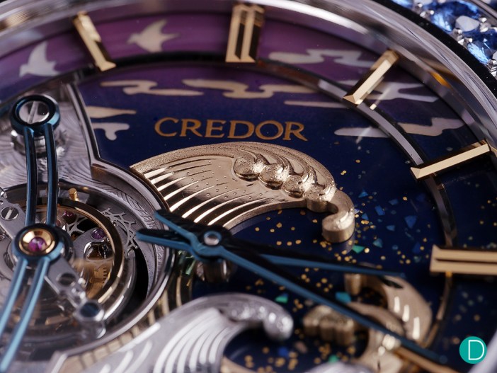 The extreme detail on the dial executed by master engraver Tenui.